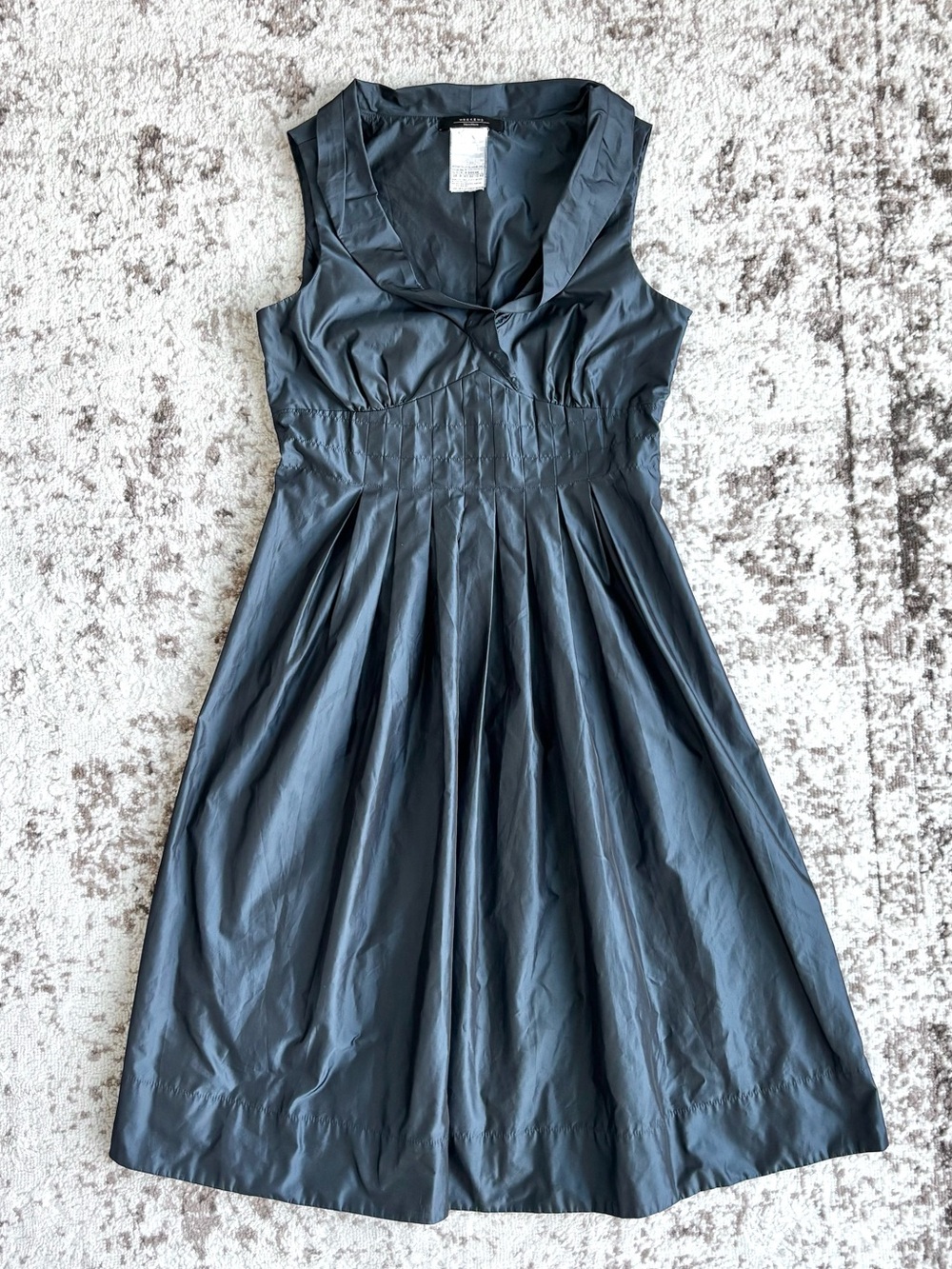 Weekend MaxMara Pleated Avant-Garde Sleeveless A-line Wedding Navy Midi Dress